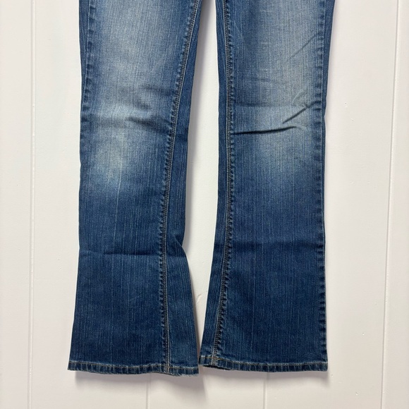 Indie Low-Rise Medium Wash Flared Jean Size 29 - Picture 4 of 7